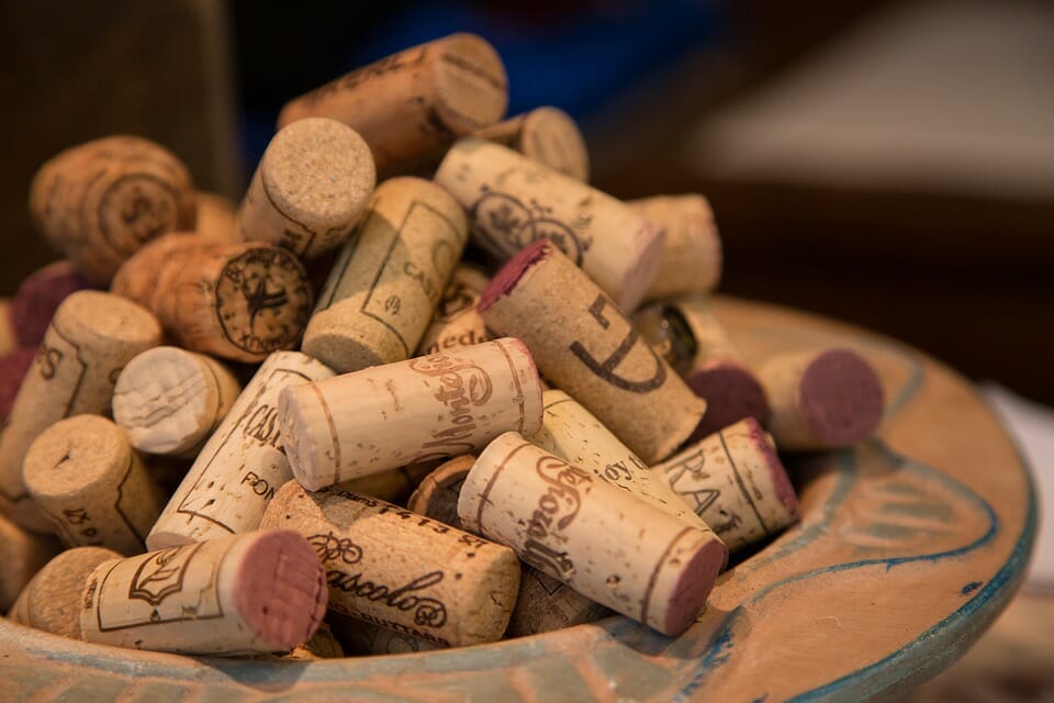Los palets moldeados de madera, son una de las mejores opciones para las bodegas y el transporte de vino y para las bodegas.